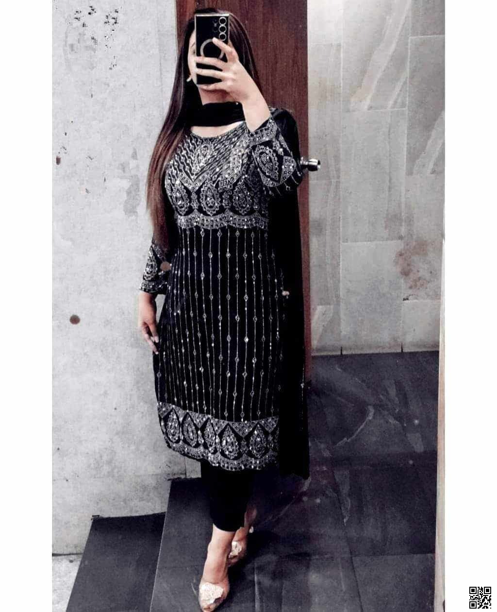 Sana silk with high quality stone work 3 pics