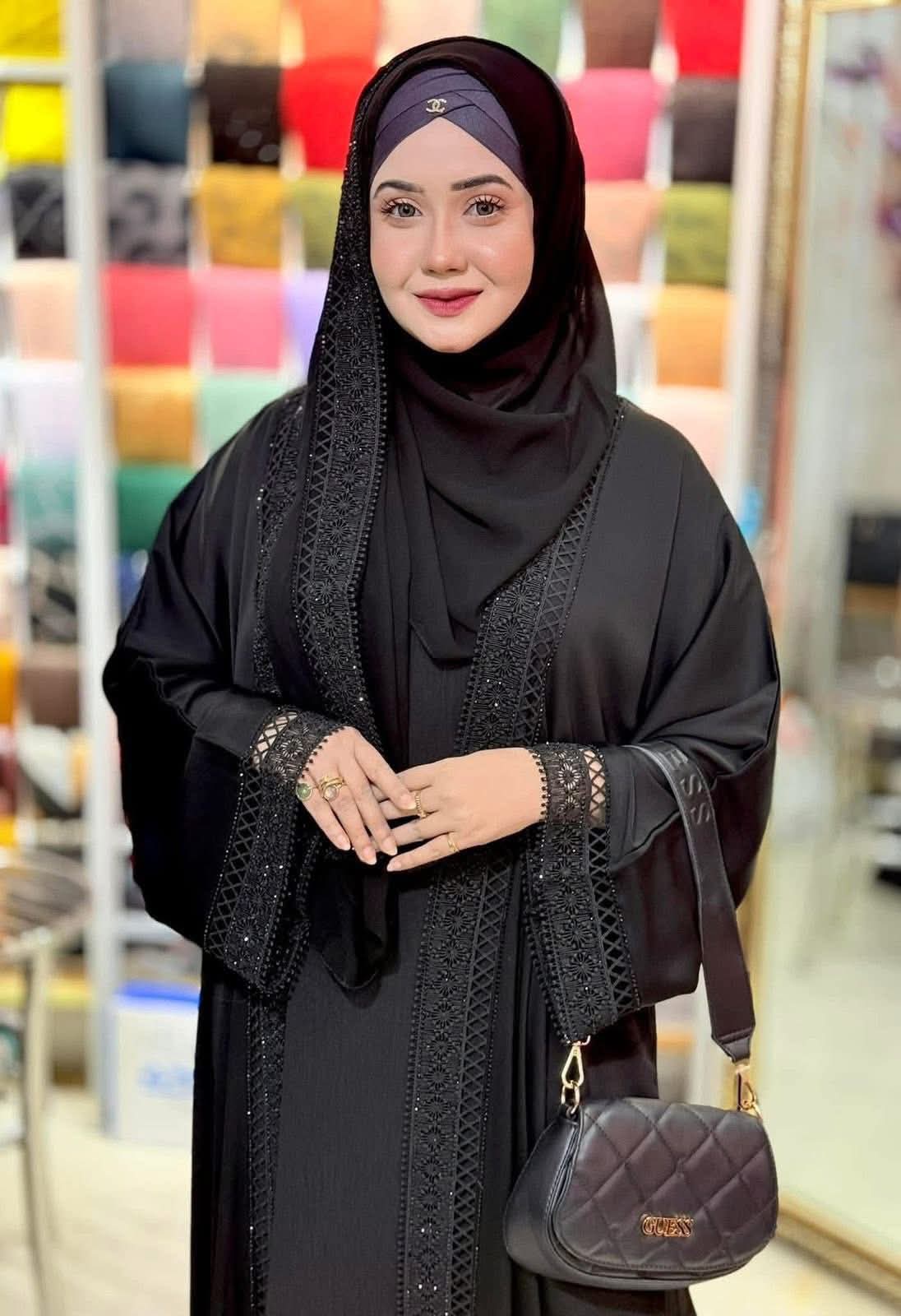 Stylish Dubai Borka – Premium Dubai Cherry Fabric with Lech Work